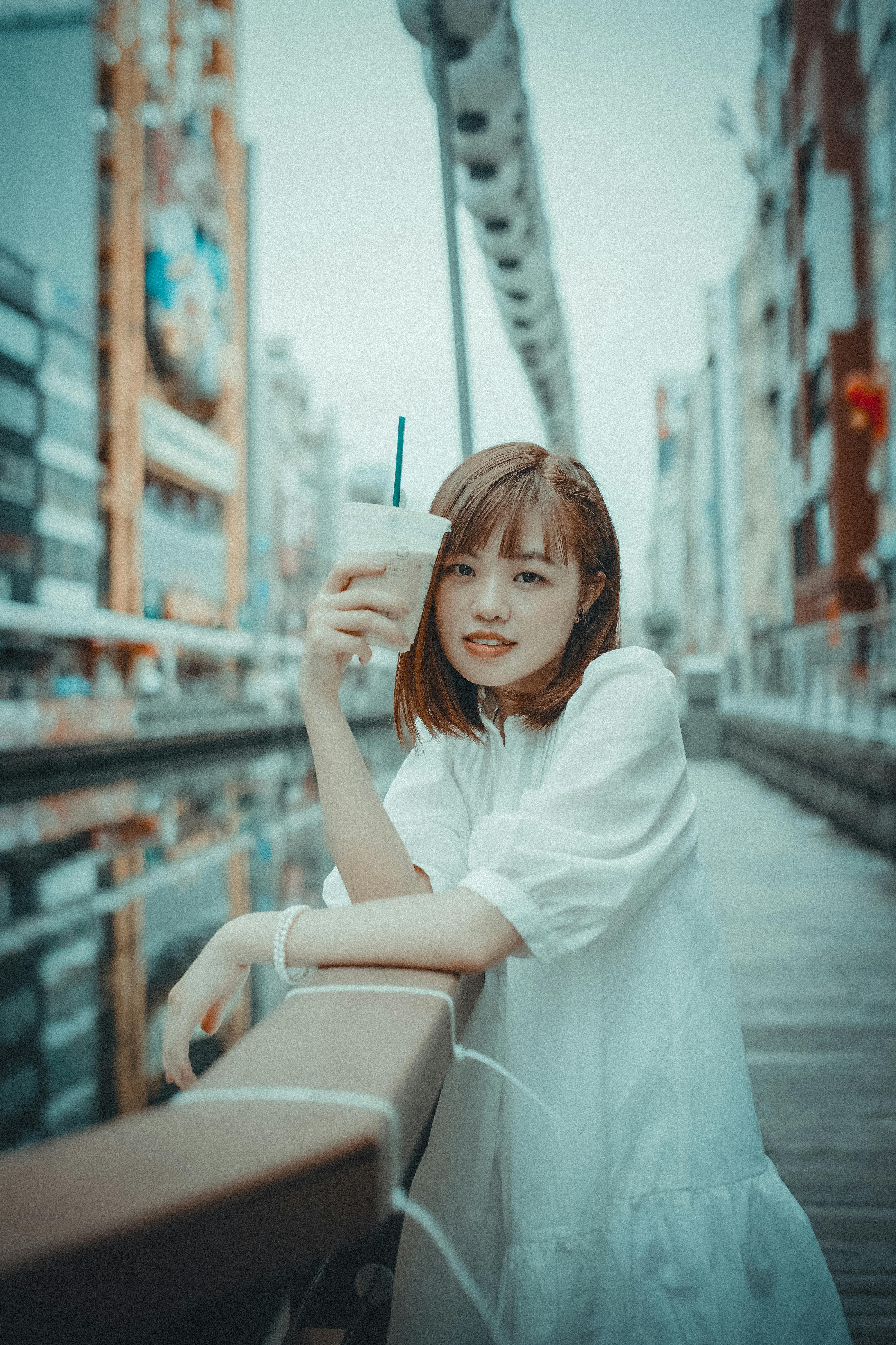 Nguyen Hung 作品展示：街灯下的慢步